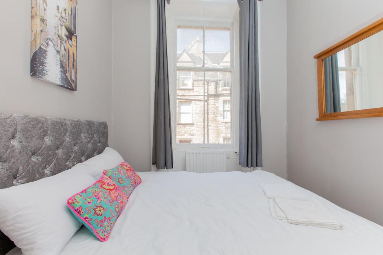 Bright & Homely City Centre Apartment Near Holyrood Edinburgh Bagian luar foto