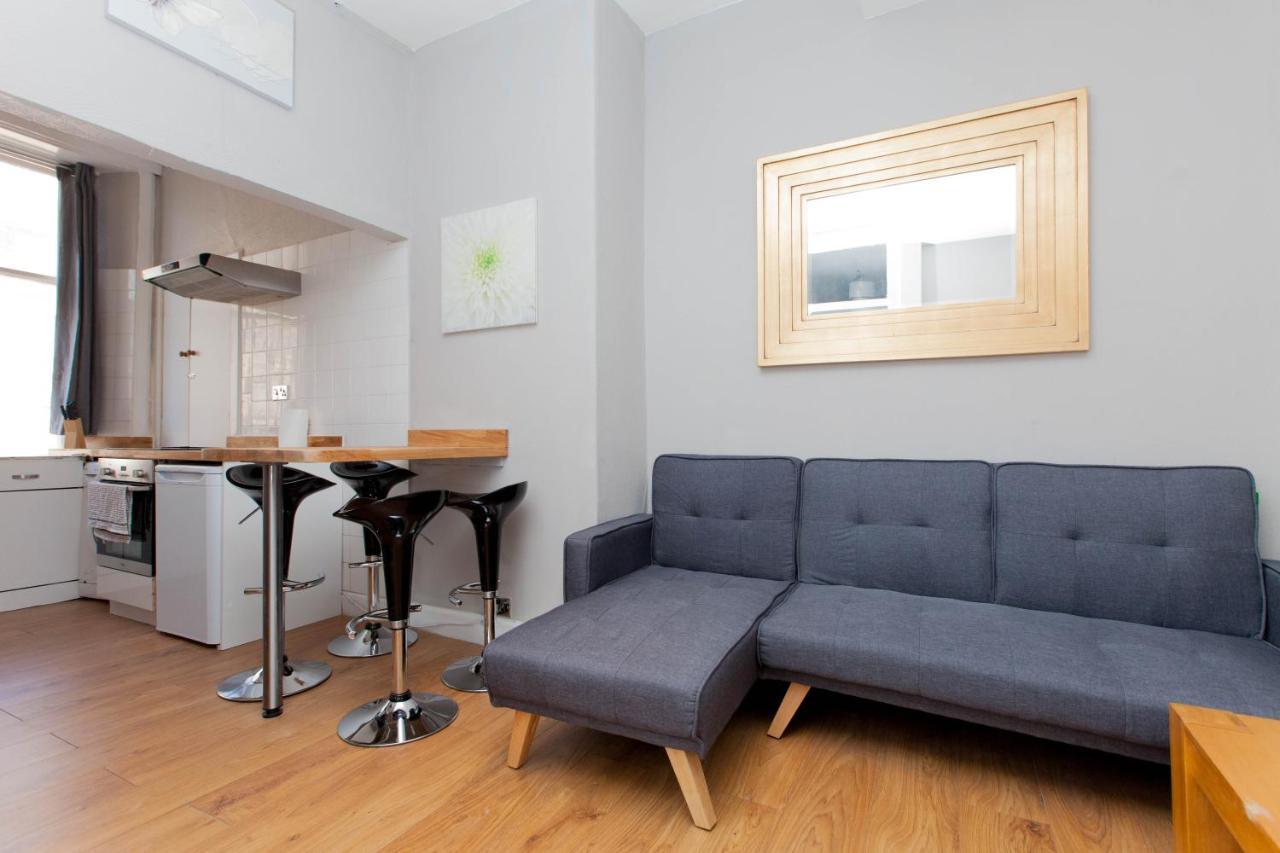 Bright & Homely City Centre Apartment Near Holyrood Edinburgh Bagian luar foto