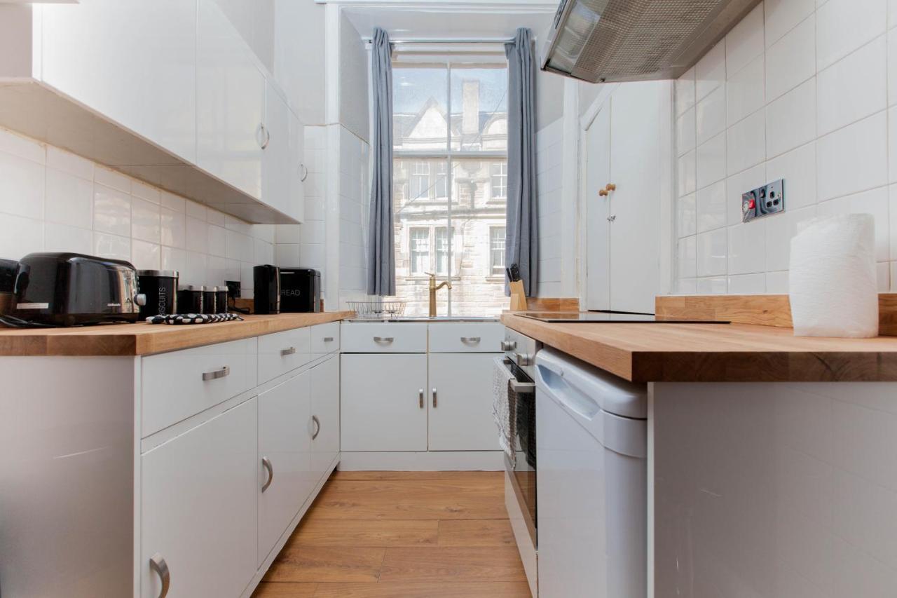 Bright & Homely City Centre Apartment Near Holyrood Edinburgh Bagian luar foto