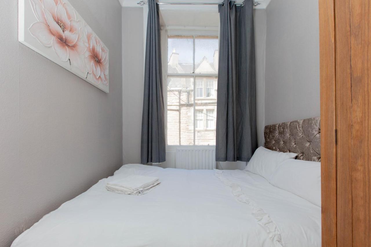Bright & Homely City Centre Apartment Near Holyrood Edinburgh Bagian luar foto